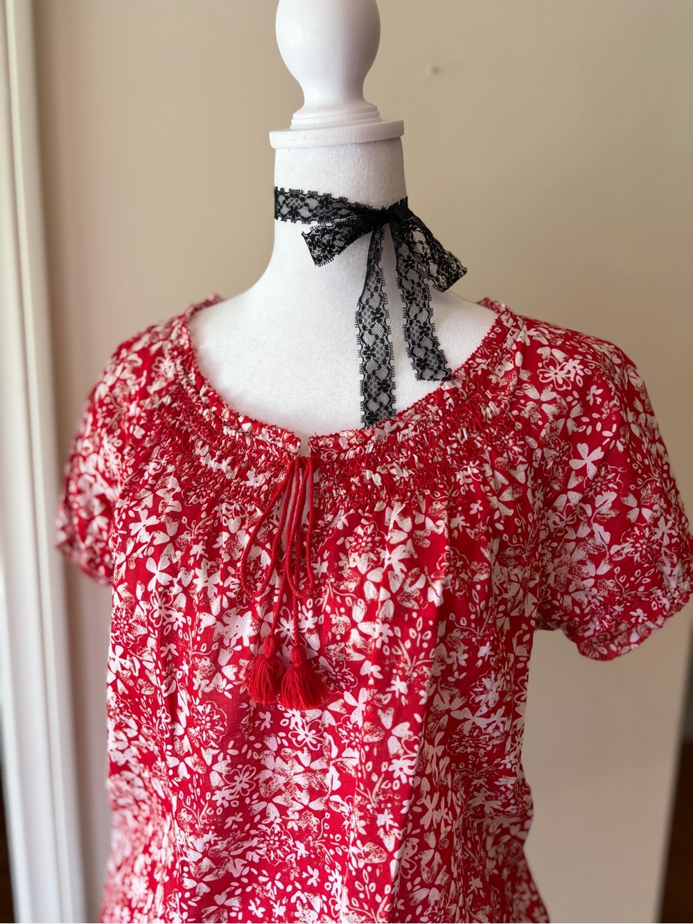 Vintage Y2K embroidered boho peasant red floral blouse cotton retro hippie 70s S